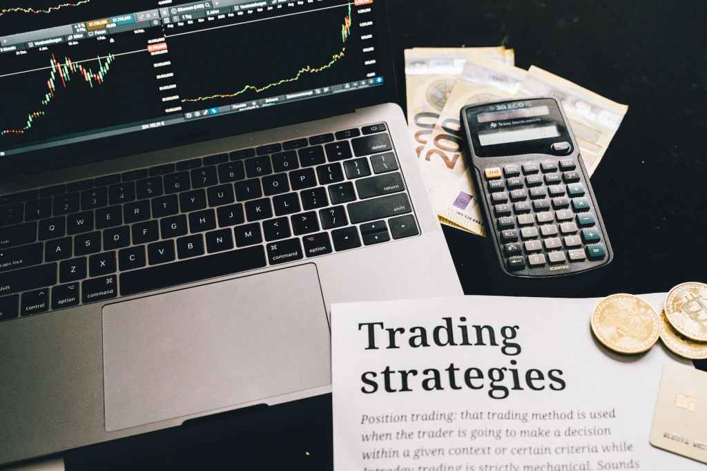 Estrategias de Trading: Day Trading, Swing Trading, Scalping e Inversiones a Largo Plazo – Ventajas y&nbsp;Desventajas